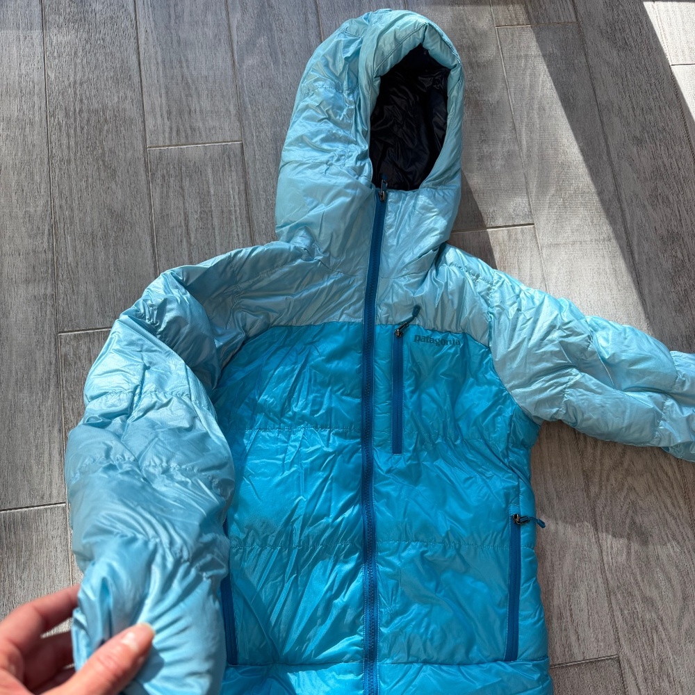 Patagonia Women’s Multi Light Blue Down Jacket XS